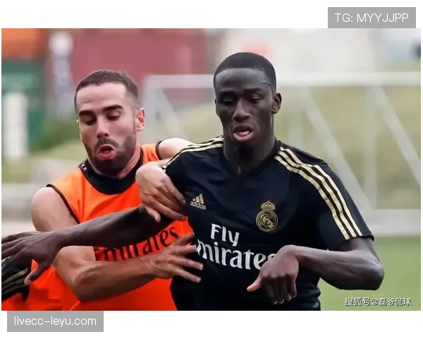 门迪左路犀利突破建功，助球队首开纪录引球迷热议