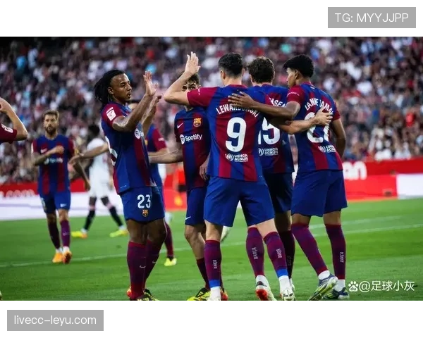 莱万多夫斯基2026合同悬而未决，未来去向引发广泛关注