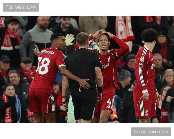 曼联状态火热领跑积分榜，英超激战再掀高潮